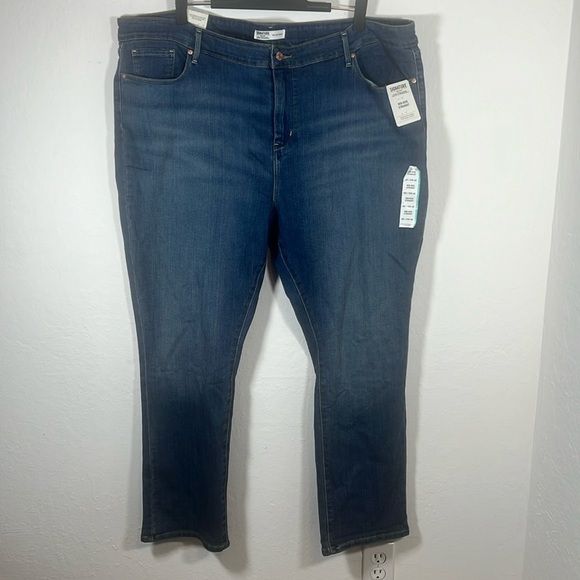 Levi’s Signature mid-rise straight jeans new NWT 26P 26WP 26 short - Picture 1 of 3